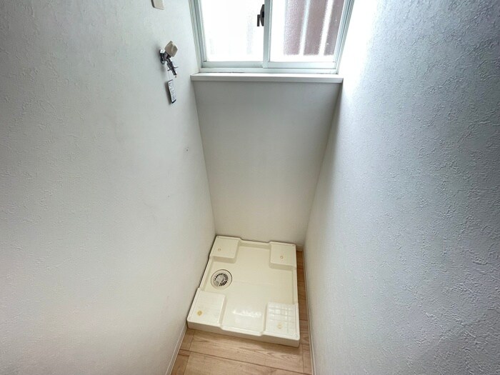 物件内観写真12　(洗濯機置場)