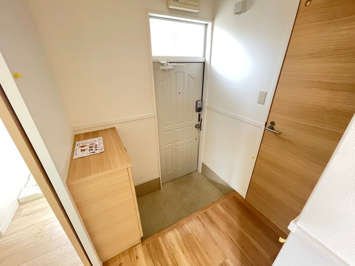 物件内観写真21　(玄関)