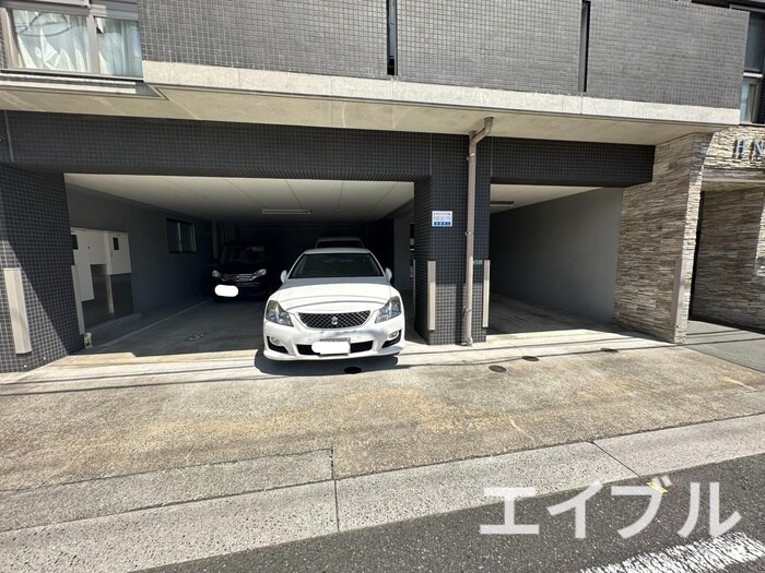 物件外観写真2　(駐車場)