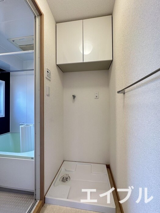 物件内観写真11　(洗濯機置場)