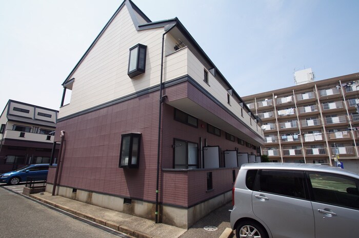 物件外観写真2　(エントランス部分)