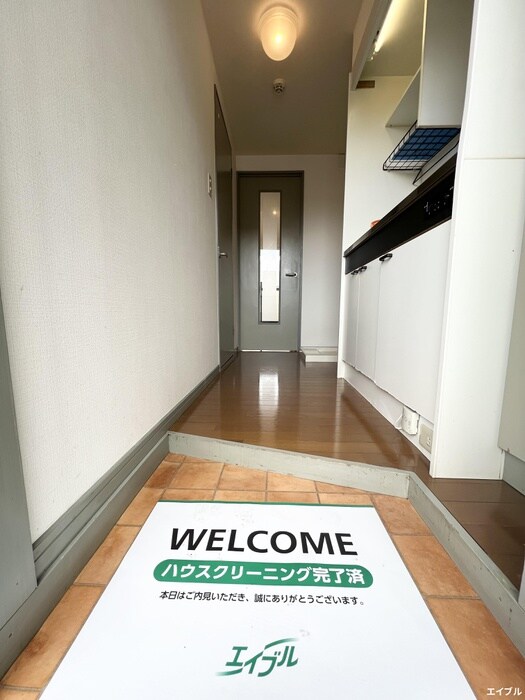 物件内観写真17　(玄関)