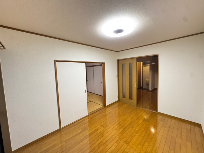 物件内観写真3　(居室)