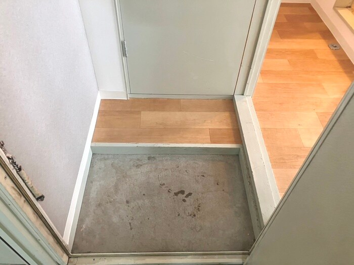 物件内観写真15　(玄関)