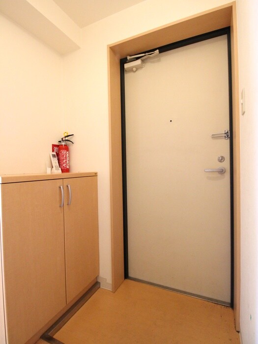 物件内観写真16　(玄関)