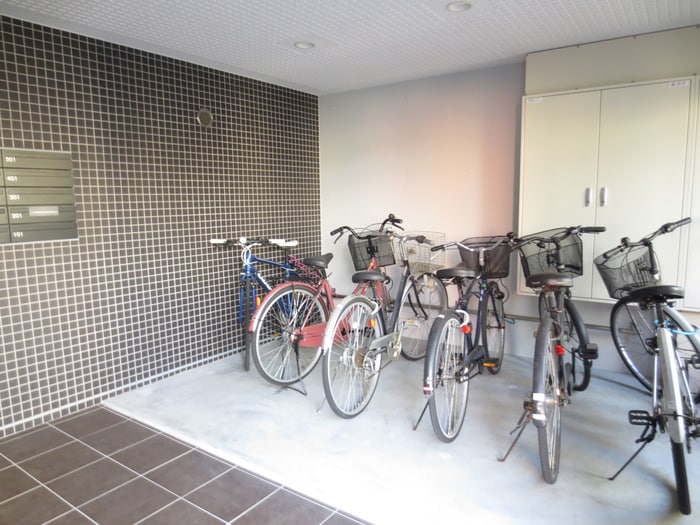 物件外観写真3　(駐輪場)