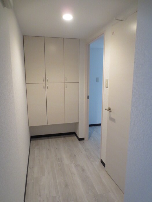 物件内観写真11　(玄関)