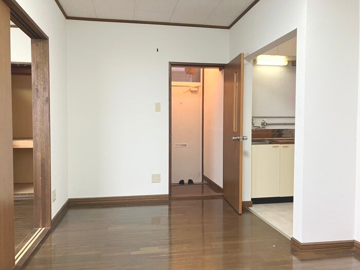 物件内観写真8　(居室)