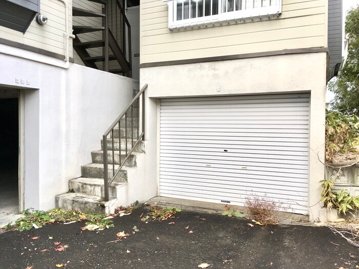 物件外観写真6　(駐車場)