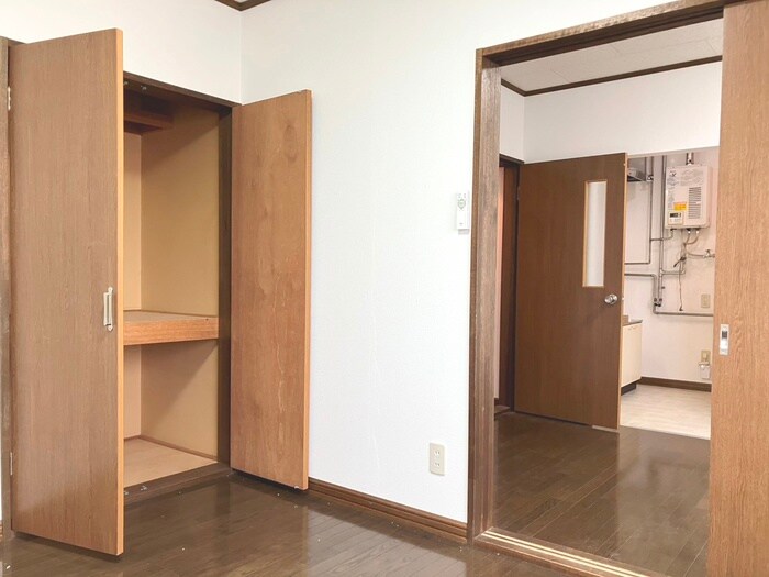 物件内観写真10　(居室)