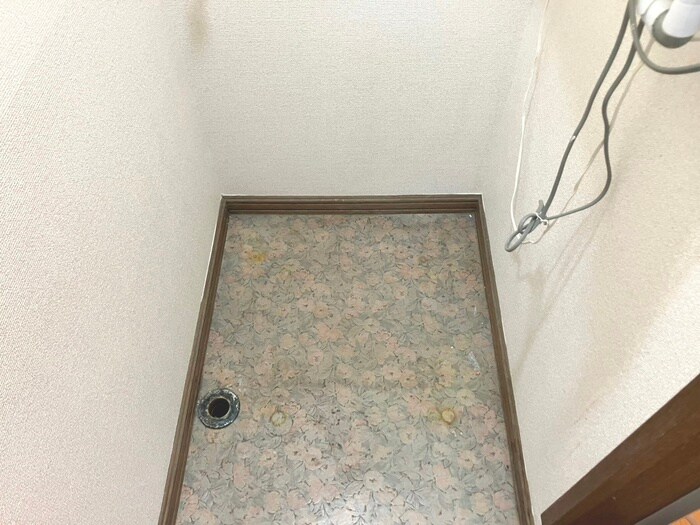 物件内観写真17　(洗濯機置場)