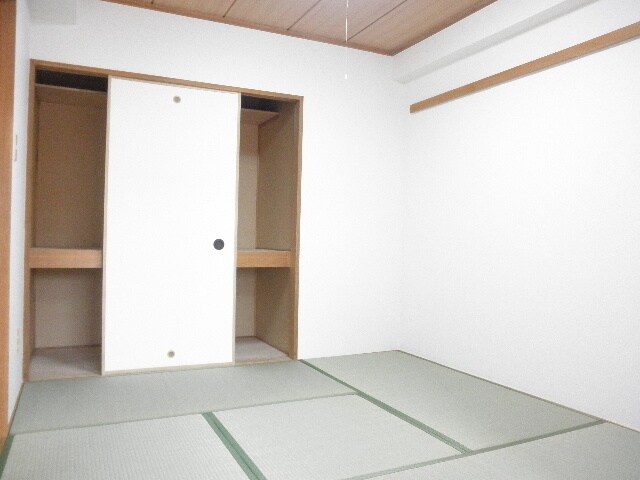 物件内観写真9　(居室)