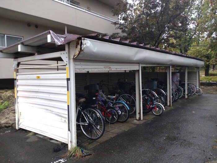 物件外観写真5　(駐輪場)