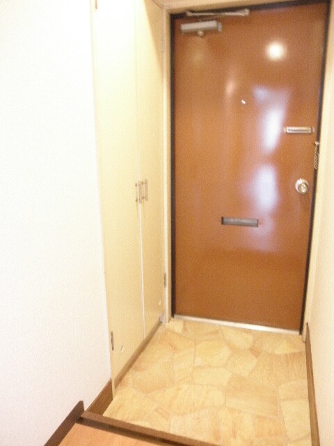 物件内観写真14　(玄関)