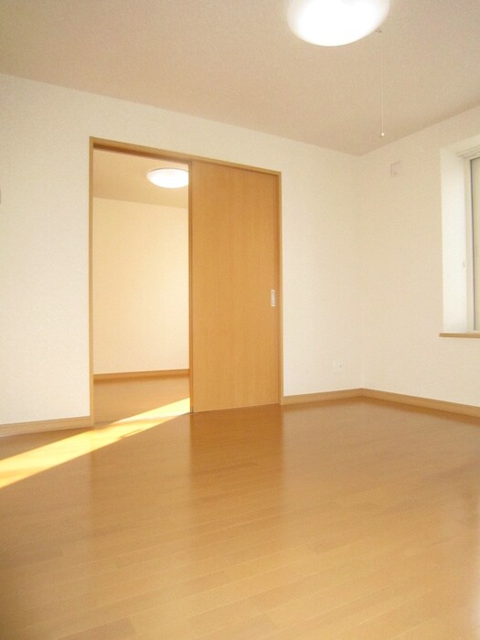 物件内観写真4　(居室)