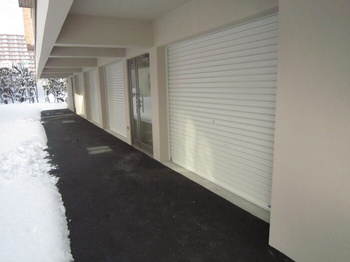 物件外観写真3　(駐車場)