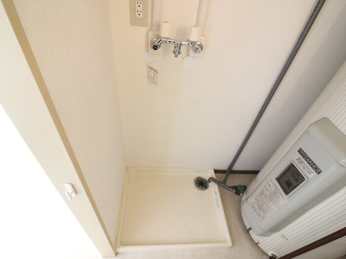 物件内観写真13　(洗濯機置場)