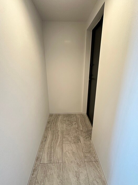 物件内観写真11　(玄関)