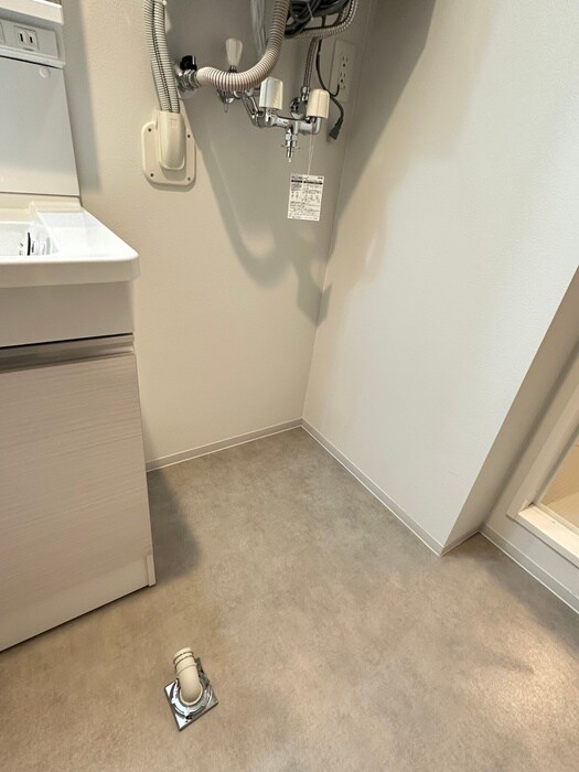 物件内観写真15　(洗濯機置場)