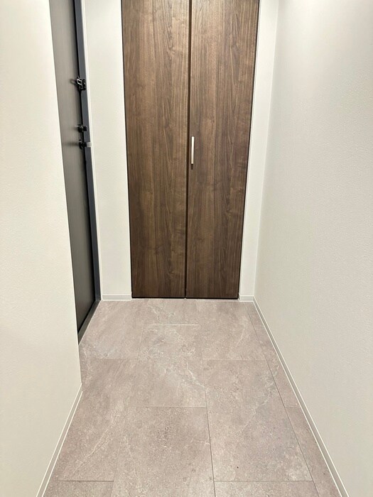 物件内観写真16　(玄関)