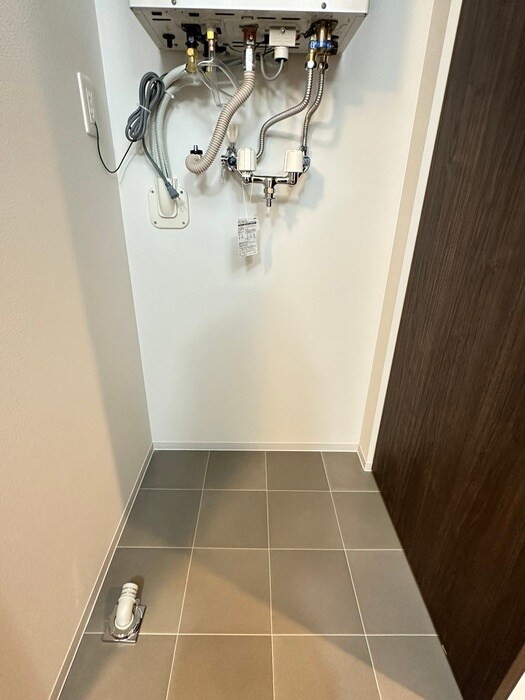 物件内観写真18　(洗濯機置場)