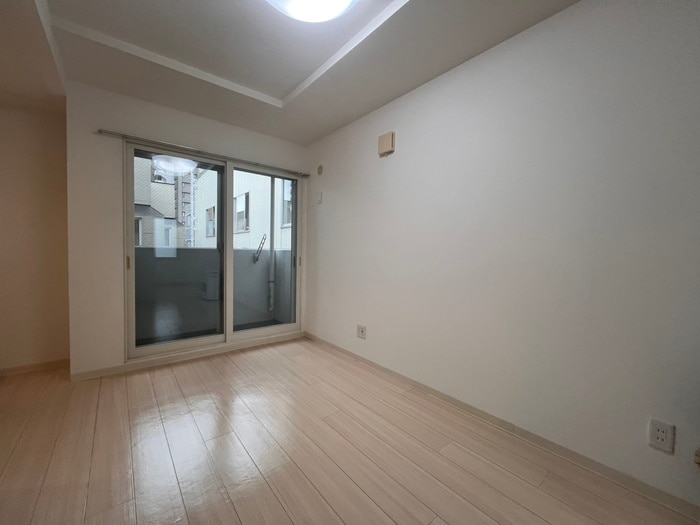 物件内観写真2　(居室)