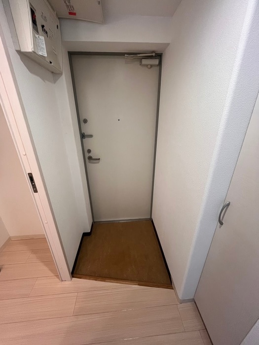 物件内観写真13　(玄関)