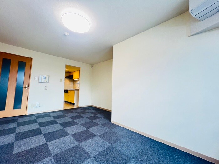 物件内観写真4　(居室)