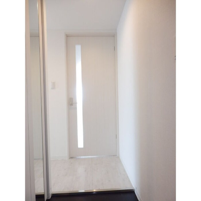 物件内観写真14　(玄関)