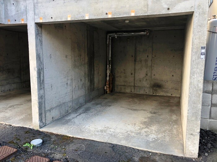 物件外観写真5　(駐車場)