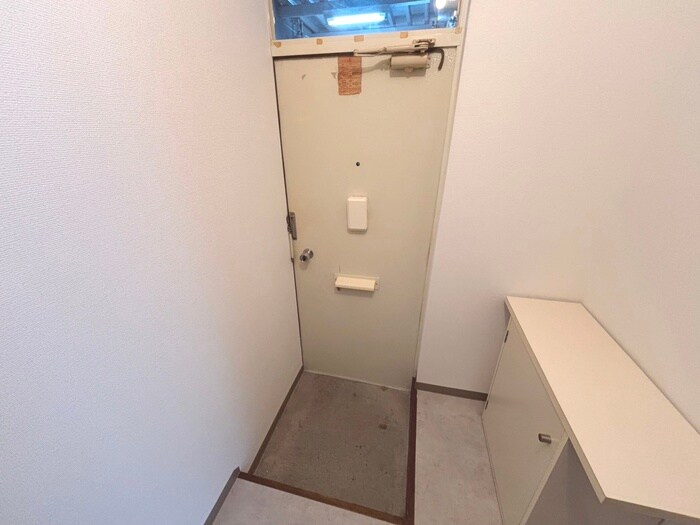 物件内観写真15　(玄関)