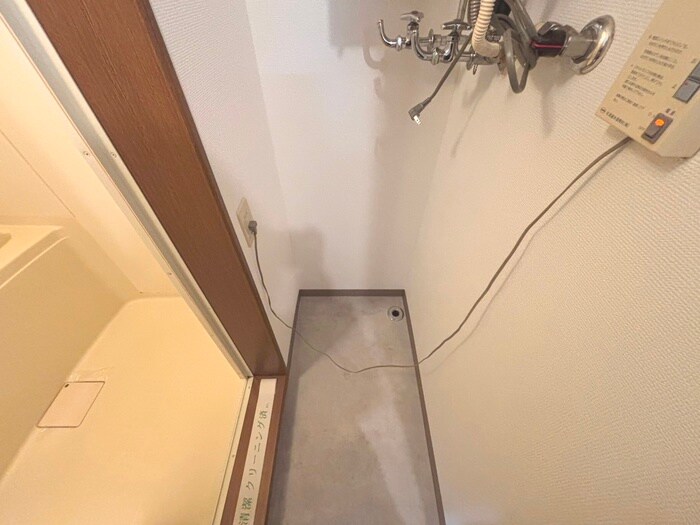 物件内観写真19　(洗濯機置場)