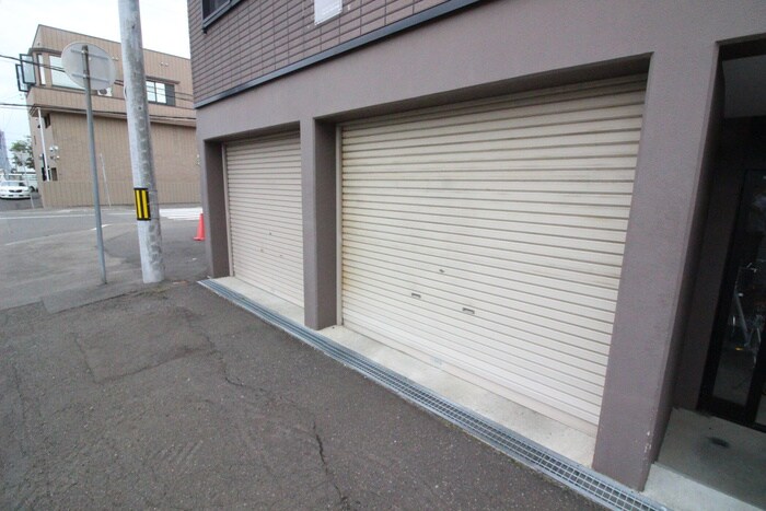 物件外観写真5　(駐車場)