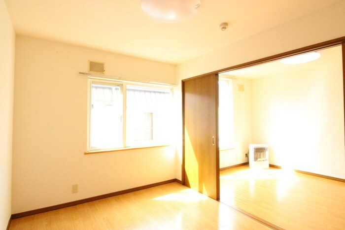 物件内観写真10　(居室)