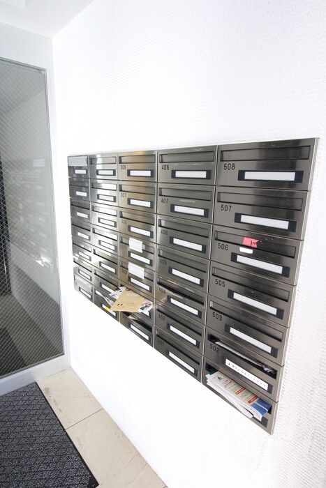 物件外観写真5　(エントランス部分)