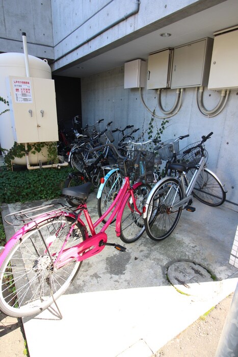 物件外観写真6　(駐輪場)