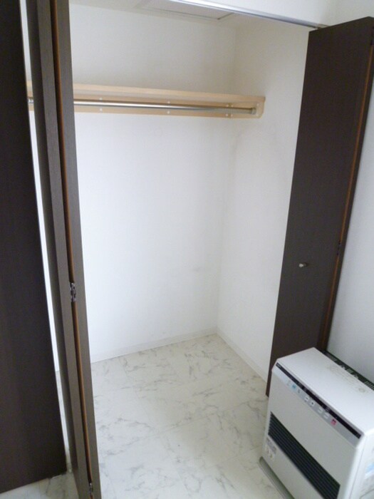 物件内観写真10　(収納)