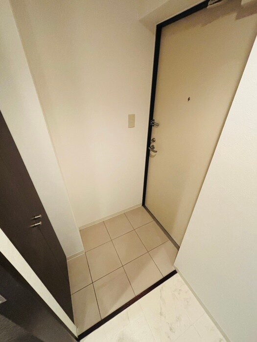 物件内観写真16　(玄関)