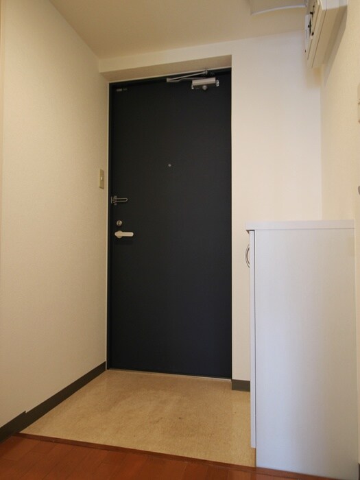 物件内観写真16　(玄関)