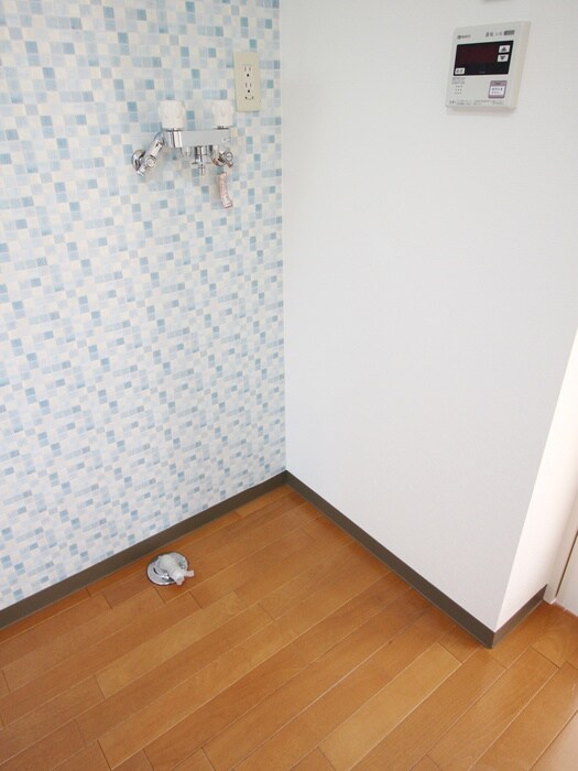 物件内観写真18　(洗濯機置場)