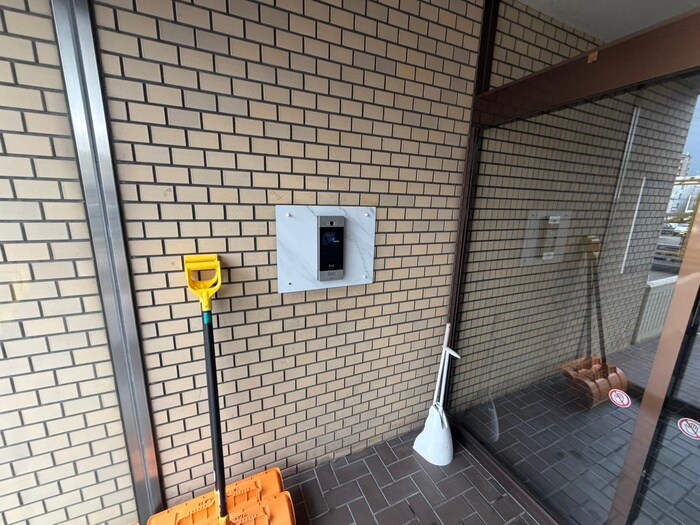 物件外観写真5　(エントランス部分)
