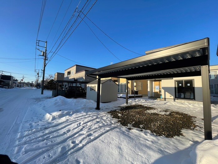 物件外観写真5　(駐車場)