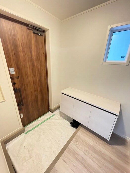 物件内観写真16　(玄関)