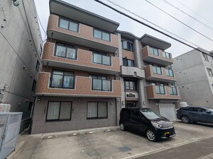 グランメ－ル八軒３西１外観写真
