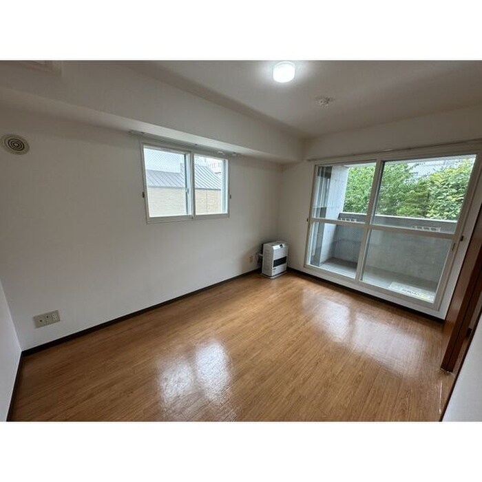 物件内観写真2　(居室)