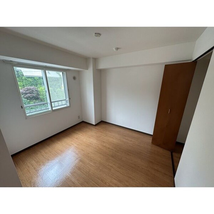 物件内観写真3　(居室)