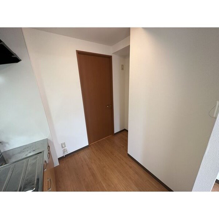 物件内観写真4　(居室)