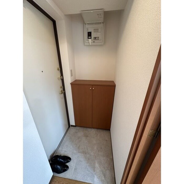 物件内観写真9　(玄関)