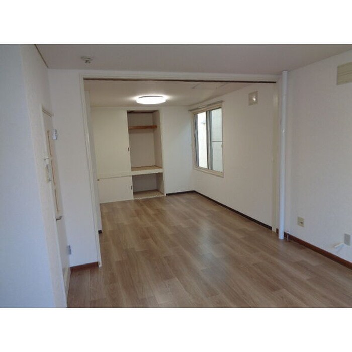 物件内観写真3　(居室)