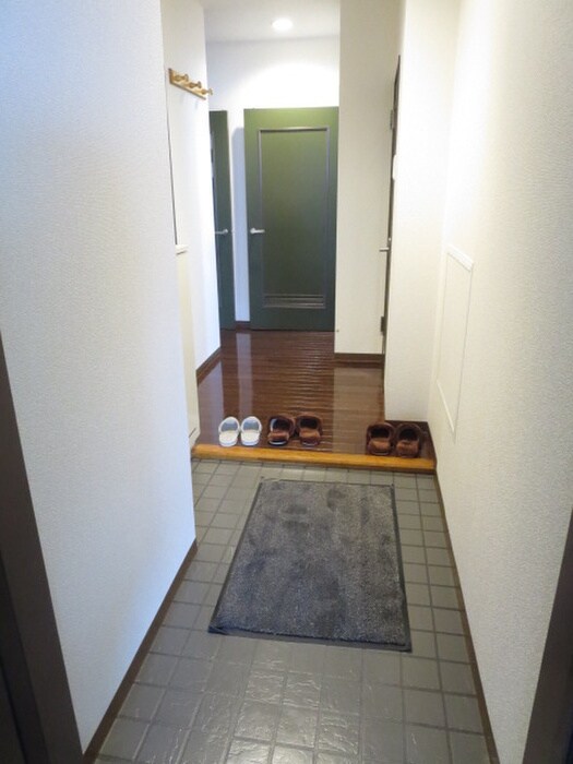 物件内観写真15　(玄関)